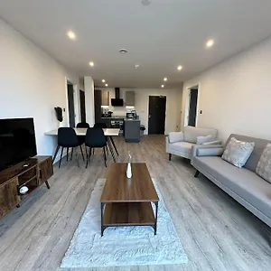 Stylish Free Parking & Gym York